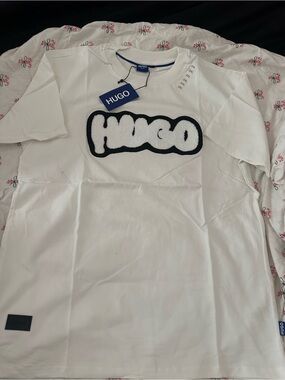 HUGO White men’s T-Shirt with Black-Trimmed Logo Patch